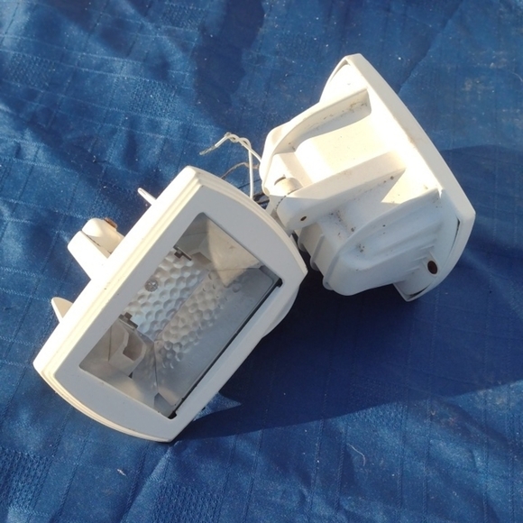 White Outdoor Flood Lights NWOT - Picture 1 of 2